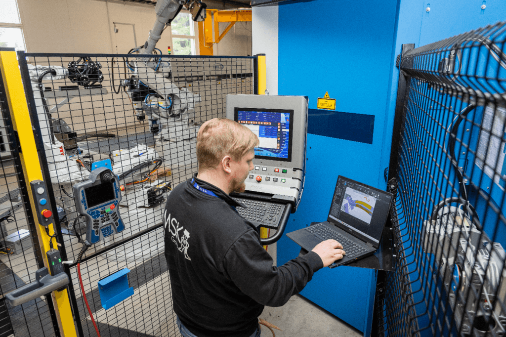 MSKFinland_multirobotcell-1024x682.png